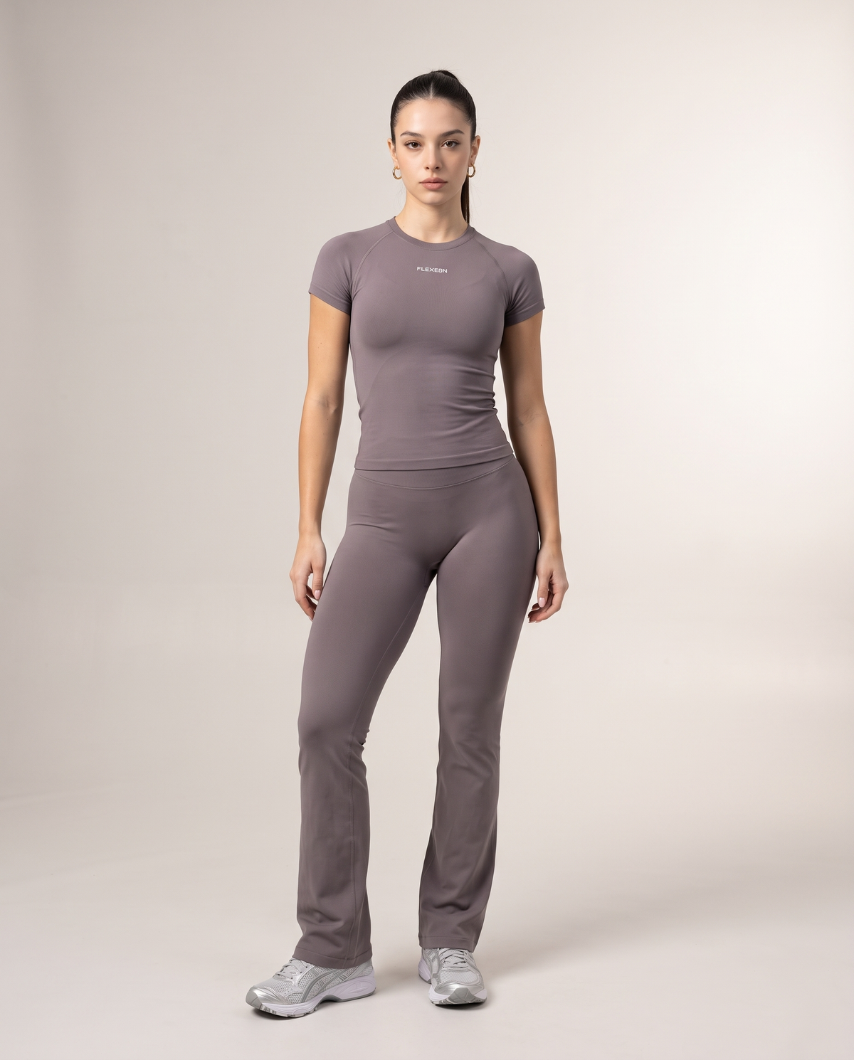 ESSENTIALS Flare Legginsy - DUSK